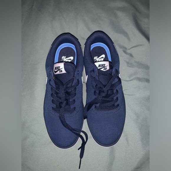 Nike SB Shoes - Picture 2 of 4